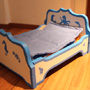 Puppenbett bemalt